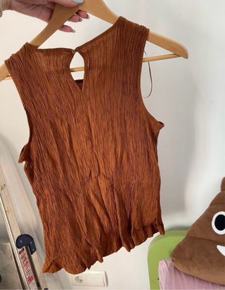 Camiseta marrón con textura