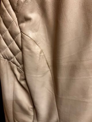 Cazadora de cuero beige