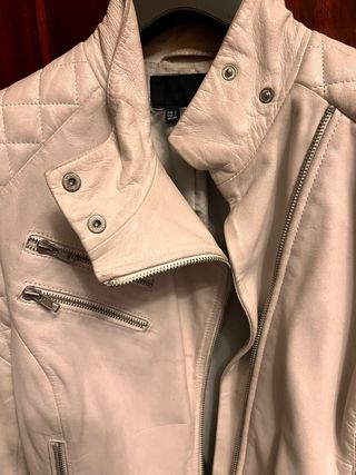 Cazadora de cuero beige