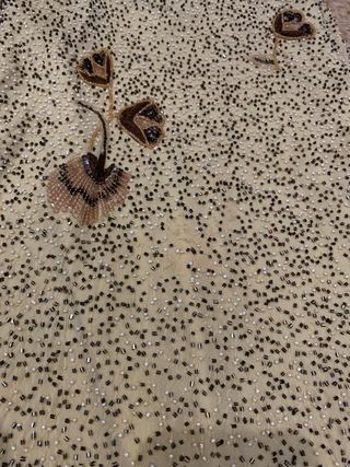 Vestido pedrería bordada beige y oro