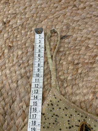 Vestido pedrería bordada beige y oro