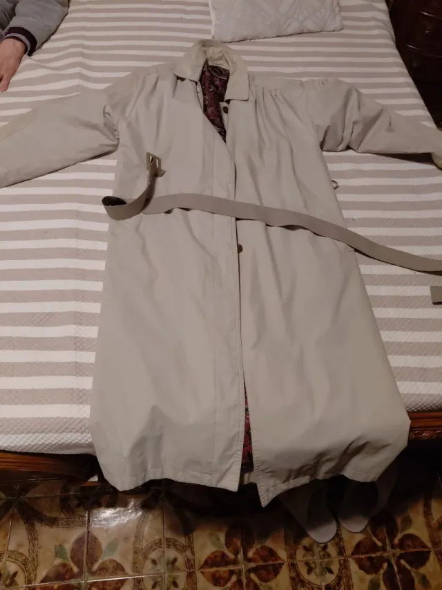 Gabardina mujer beige