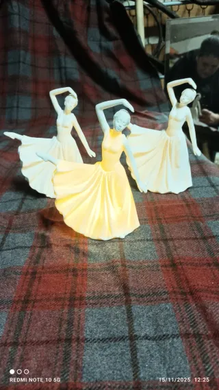 Lampada LED ballerina in ceramica