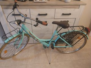 Bicicleta paseo azul verdoso