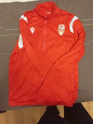 Sudadera Macron UD Logroñés cremallera roja