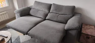 Sofá eléctrico tela gris seminuevo