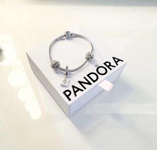 Pulsera Pandora con Charms Originales