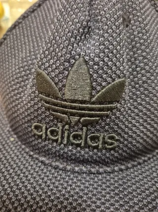 Gorra Adidas Gris