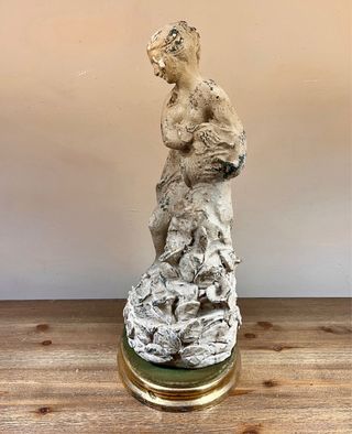 Escultura Ninfa clásica con cántaro años 50