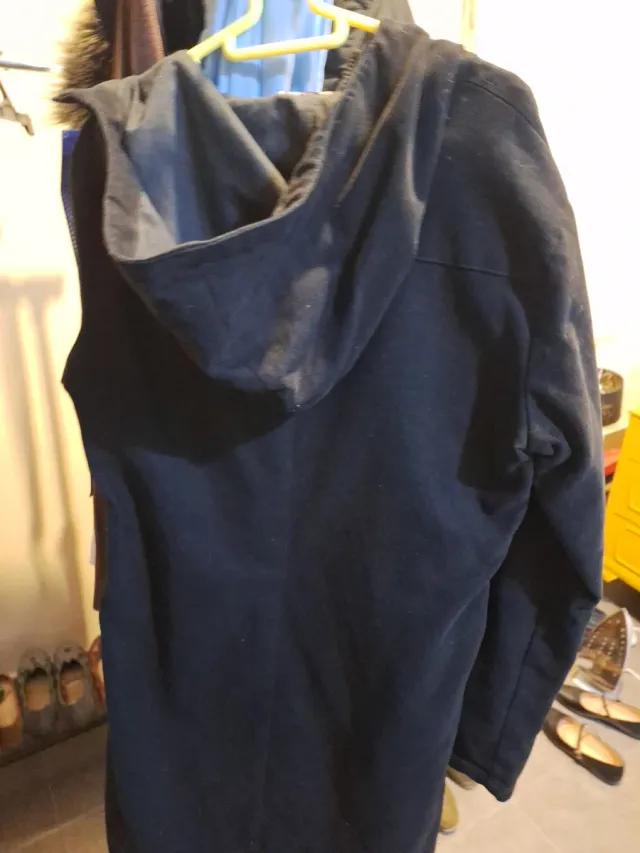 Chaqueta larga negra con cremallera