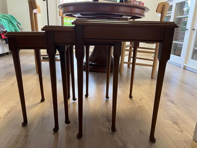 Tavoli Nido Vintage in Noce Massello