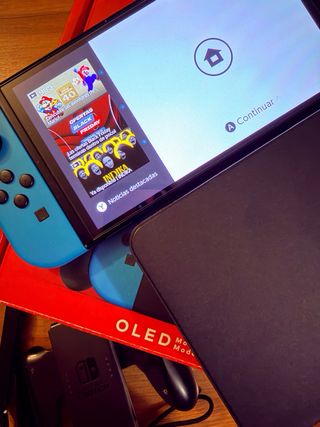 Nintendo Switch OLED Azul y Rojo