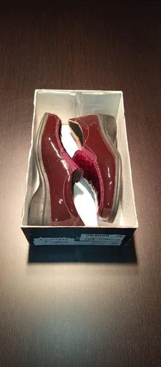 Mocasines charol burdeos talla 36