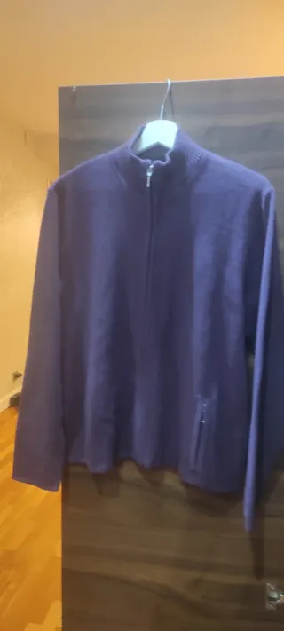 Chaqueta lila cremallera y bolsillos talla 44-42