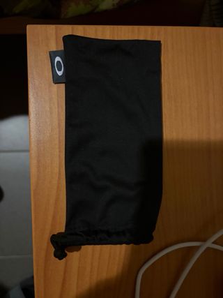 Sacchetto porta occhiali Oakley nero