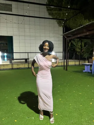 Vestido rosa. Puesto una vez solo.