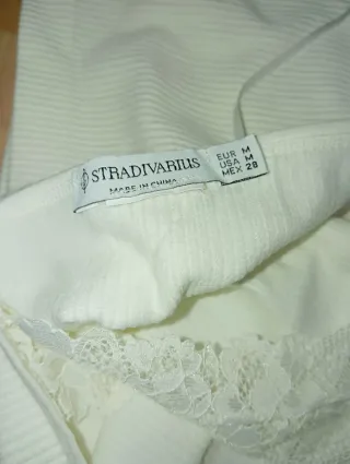 Top blanco con encaje