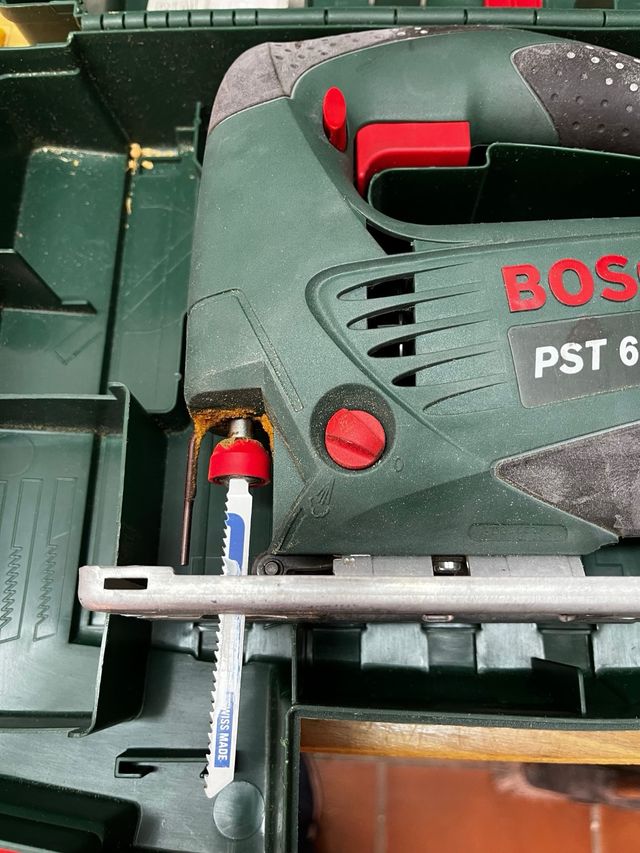 Sierra de calar BOSCH PST 680 E