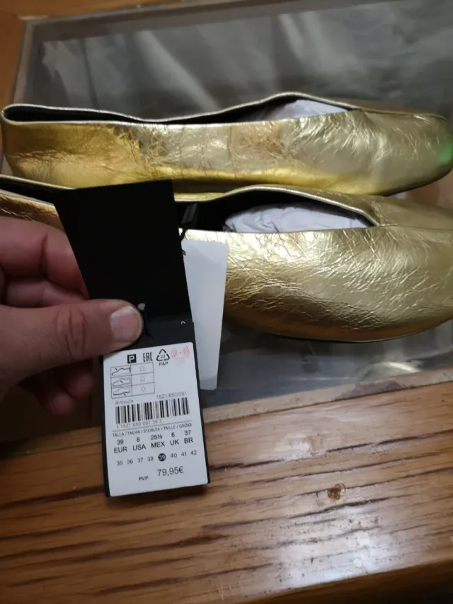 Zapatos dorados mujer