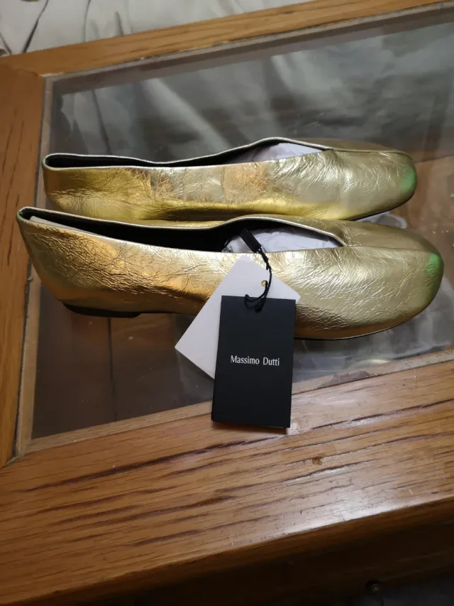 Zapatos dorados mujer