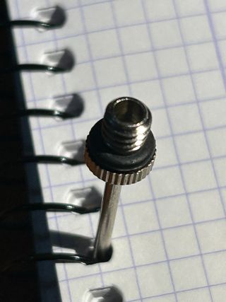 Aghi per gonfiare palloni da calcio e pallacanestro