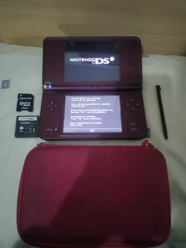 Nintendo DSi XL + Lego Star Wars II + Funda