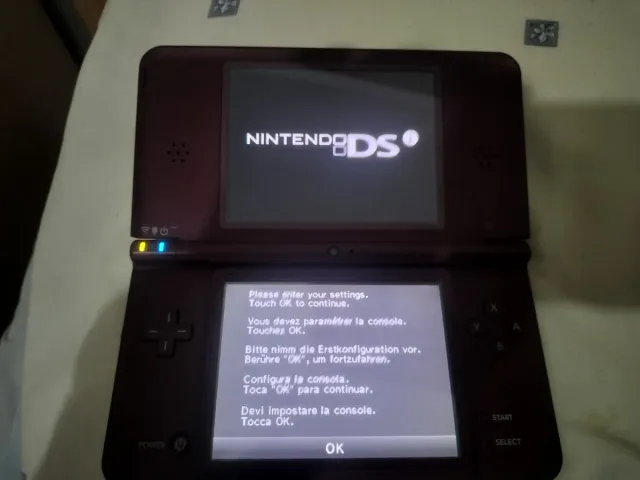 Nintendo DSi XL + Lego Star Wars II + Funda