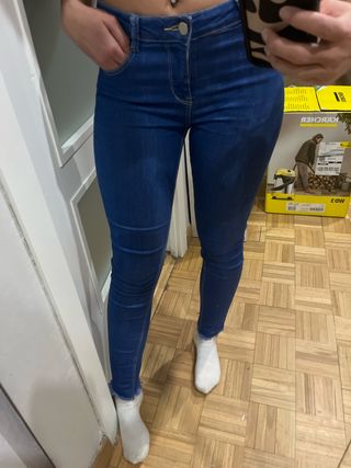 Pantalón vaquero azul talla 34