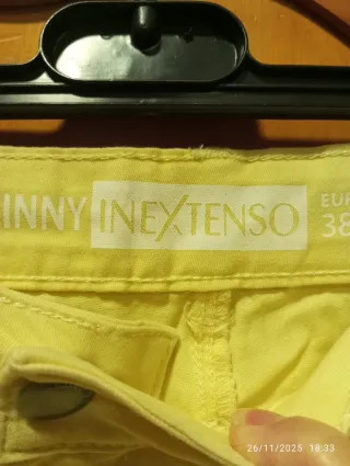 Pantalones amarillos