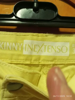 Pantalones amarillos