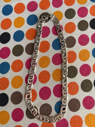 Cadena de plata eslabonada