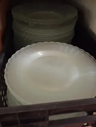 Tazzi e Piatti Antichi in Ceramica