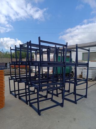 Jaulas PUNTALES apilables NUEVAS a estrenar