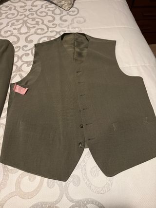 Traje de chaqueta verde oliva marca Celop