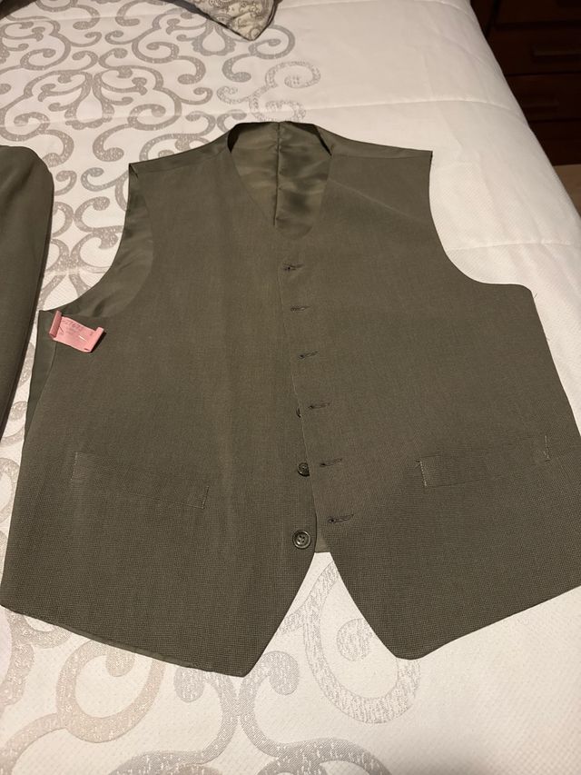 Traje de chaqueta verde oliva marca Celop