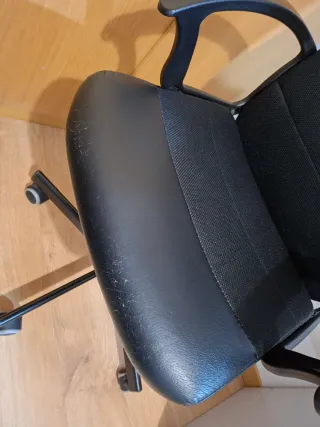 Silla de oficina negra