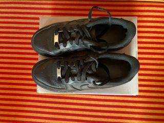 Nike Air Force 1 Negras Casi Nuevas