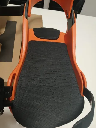 Fijaciones Union STR color naranja. Talla L.