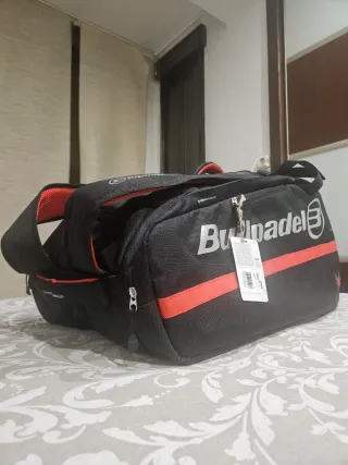 Paletero Bullpadel Xplo Negro y Rojo NUEVO