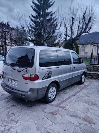 Hyundai H-1 64.000kms.
