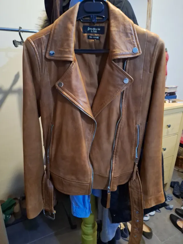 Chaqueta de piel para mujer.