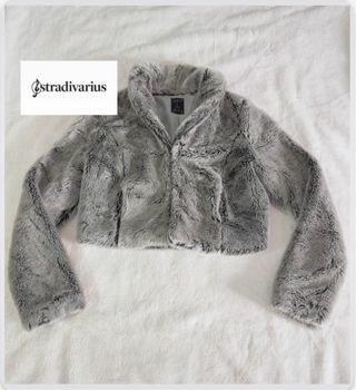 Chaqueta Corta de Pelo Sintético Stradivarius