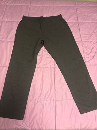Pantalón de vestir gris oscuro