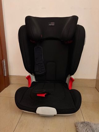 Alzador coche Britax Römer negro