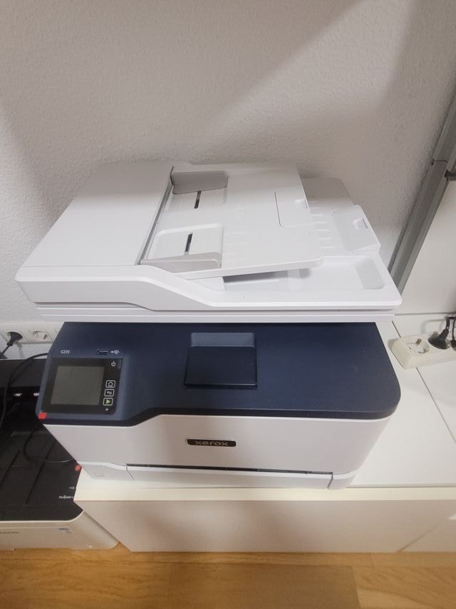 Impresora Multifunción Xerox C235 Color