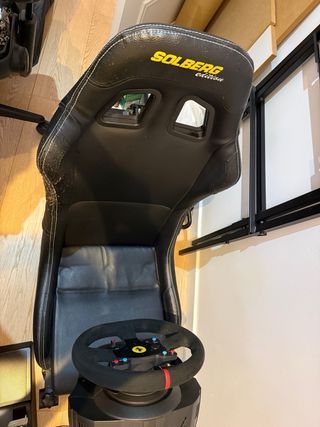 Asiento Playseat + Volante Thrustmaster 599XX EVO