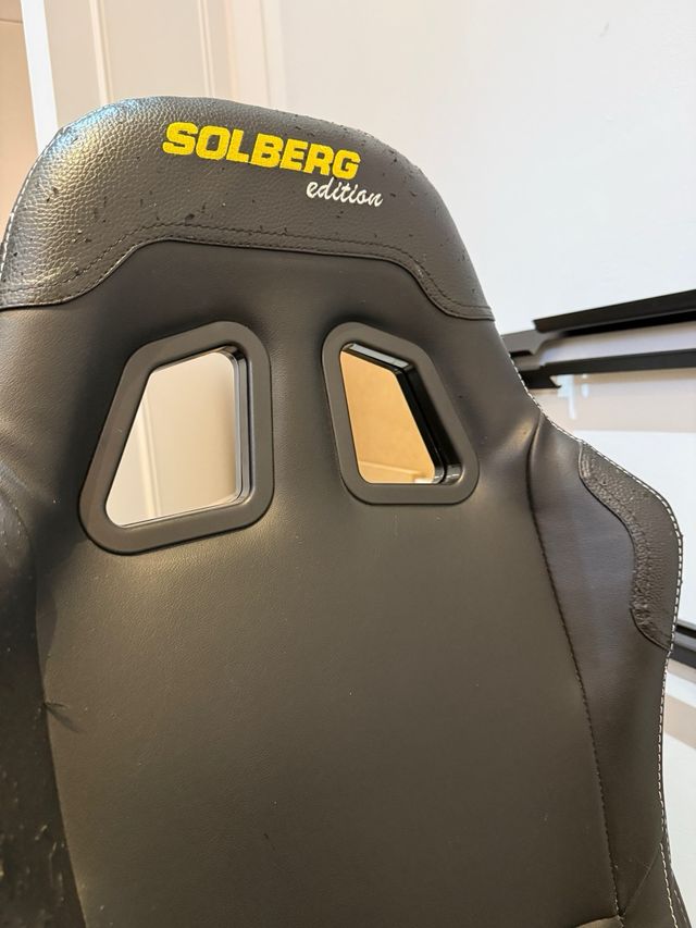 Asiento Playseat + Volante Thrustmaster 599XX EVO