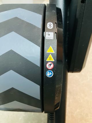 Rodillo WAHOO KICKR CORE.