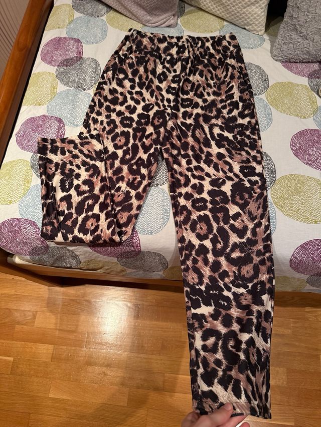 Pantalón estampado leopardo
