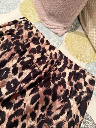 Pantalón estampado leopardo